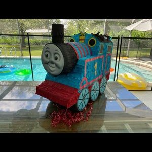“Thomas & Friends” New Party Supplies
